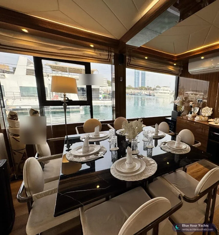Amber Regent – rent a yacht in Abu Dhabi (4)