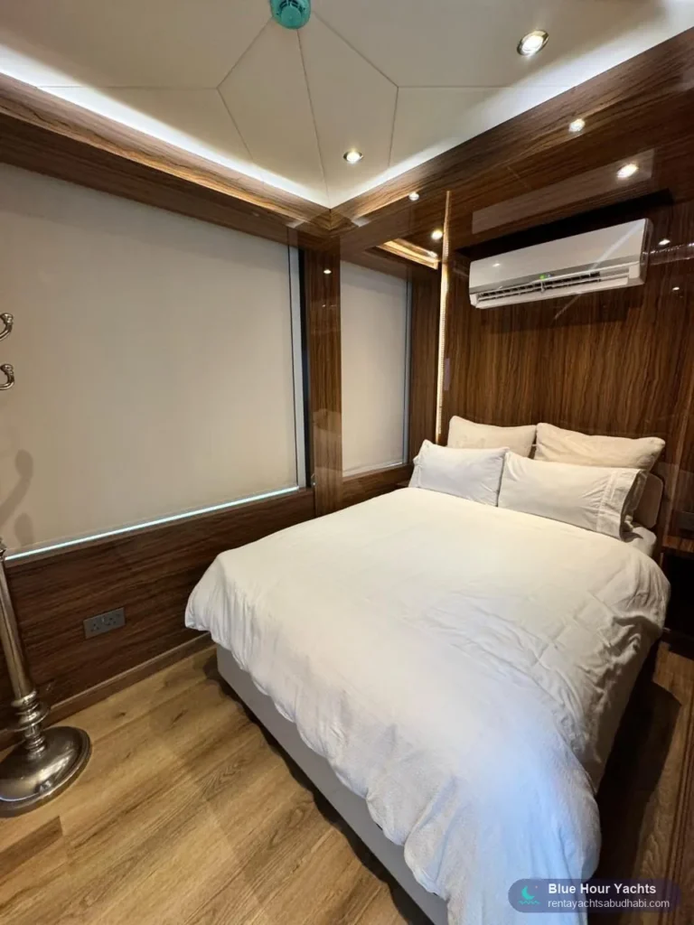 Amber Regent – rent a yacht in Abu Dhabi (6)