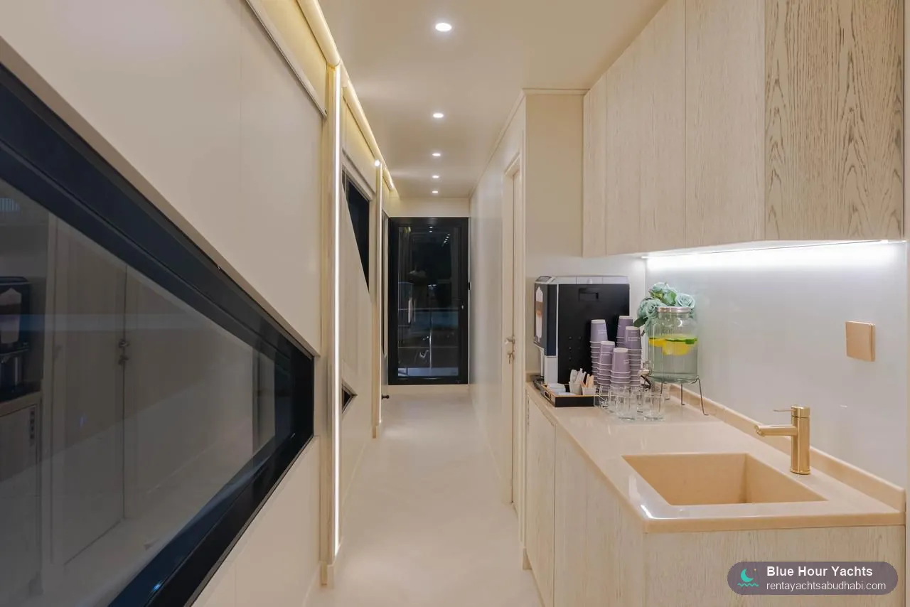 Celestia – rent a yacht in Abu Dhabi (10)