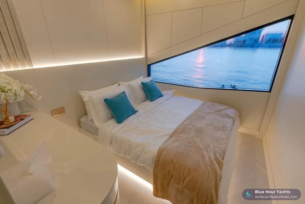 Celestia – rent a yacht in Abu Dhabi (8)