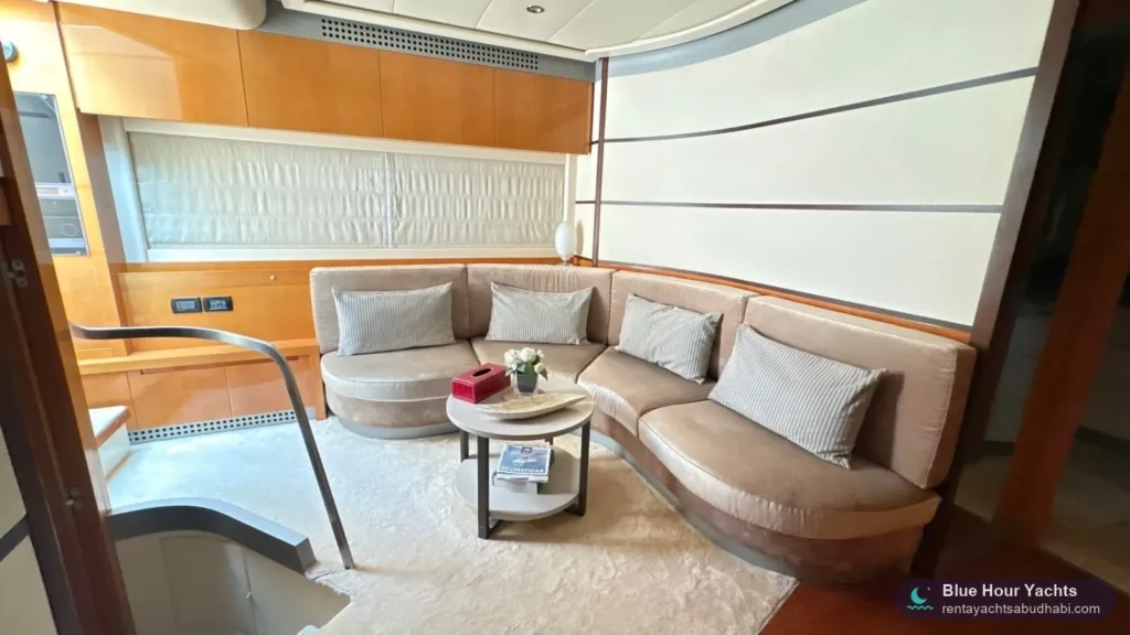 Comet 62 – rent a yacht in Abu Dhabi (2)