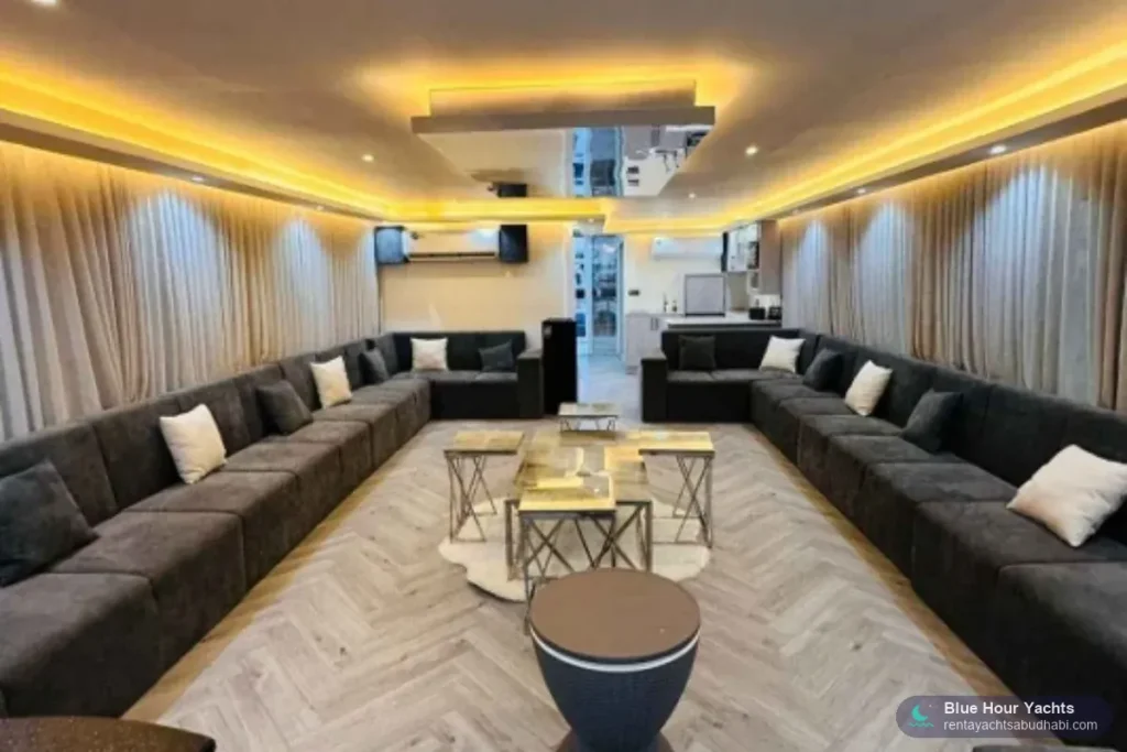 Moon Deck 82 – rent a yacht in Abu Dhabi (3)