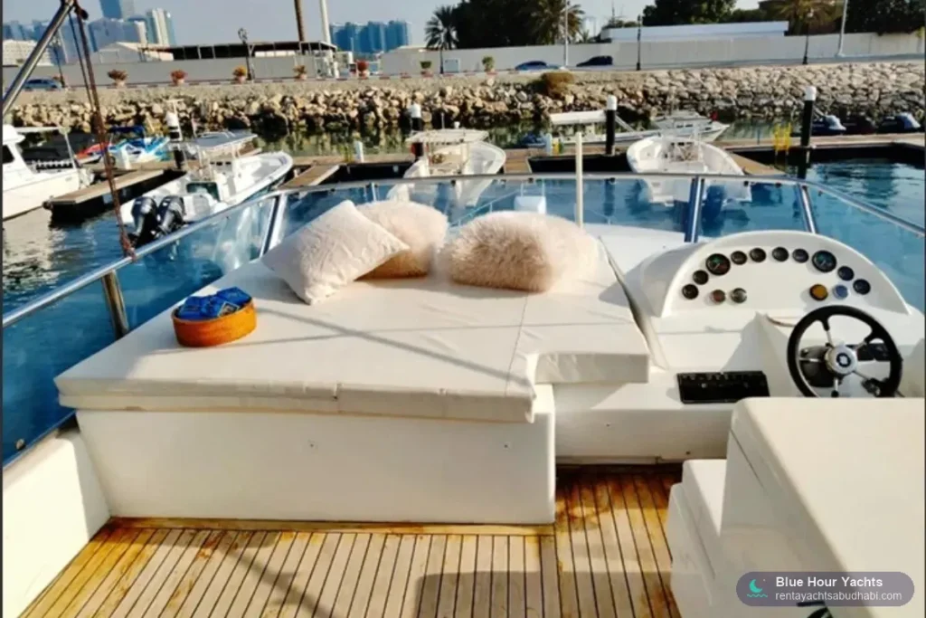 Silver Fin 55 – rent a yacht in Abu Dhabi (3)
