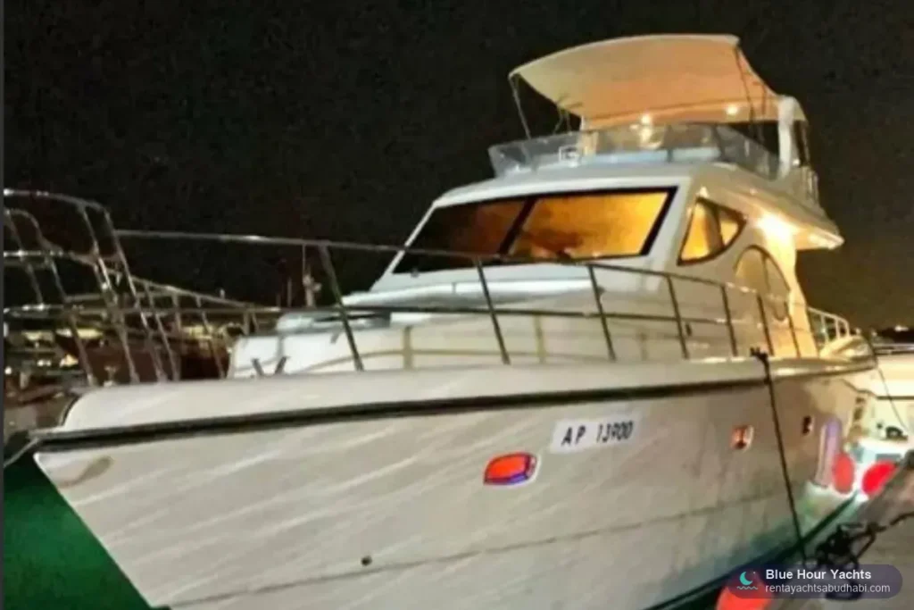 Silver Fin 55 – rent a yacht in Abu Dhabi (4)