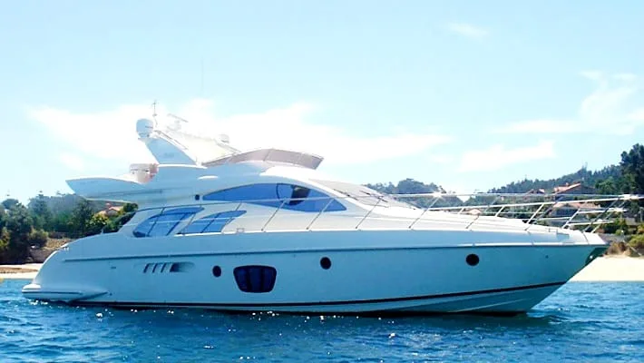 Velvet Dusk 55 – rent a yacht in Abu Dhabi