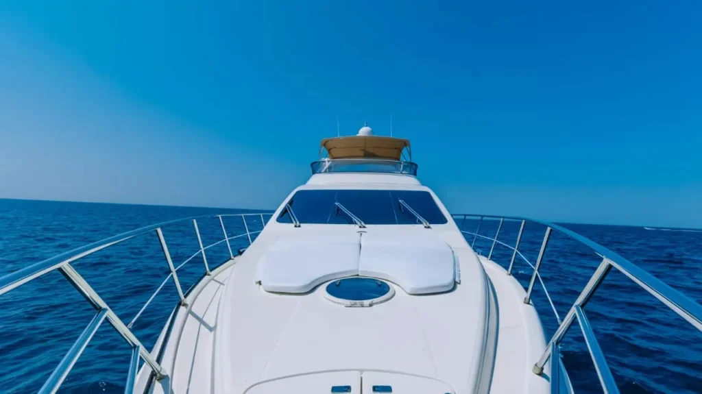 Velvet Dusk 55 – rent a yacht in Abu Dhabi (2)